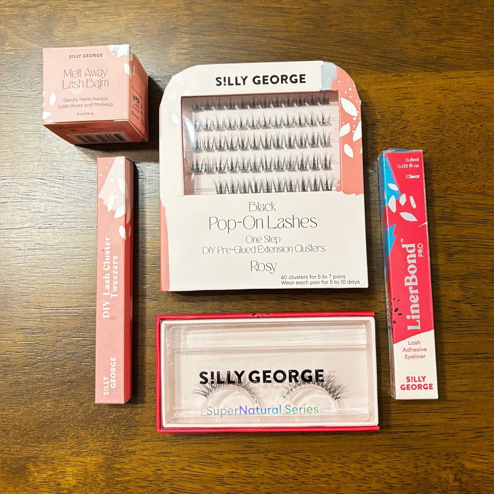 SILLY GEORGE Pop-On Lashes
